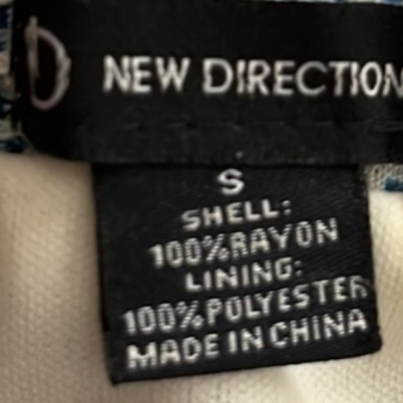 New Directions blue white asymmetrical hem batik print skirt - Picture 7 of 7